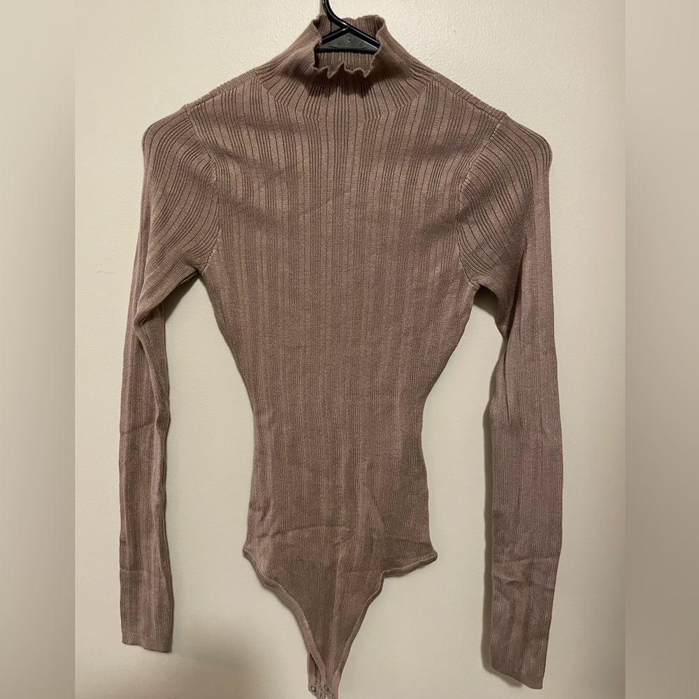 Abercrombie NWT Brown Ribbed Long Sleeve Bodysuit